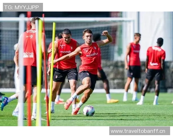 费耶诺德球场安保在欧联资格赛后遭袭警方持续调查中